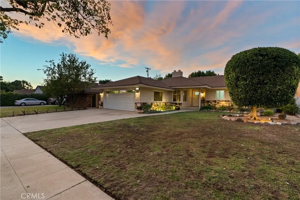 15933 Tupper Street North Hills, CA 91343