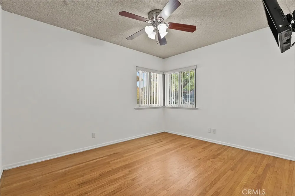 15933 Tupper Street North Hills, CA 91343