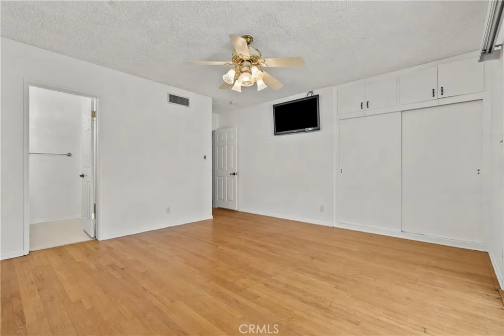 15933 Tupper Street North Hills, CA 91343