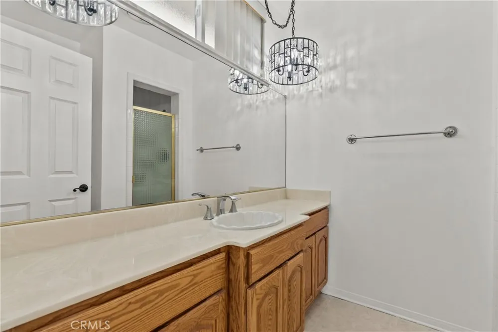 15933 Tupper Street North Hills, CA 91343