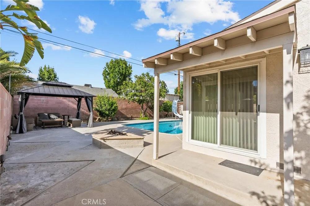 15933 Tupper Street North Hills, CA 91343