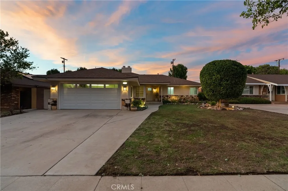15933 Tupper Street North Hills, CA 91343
