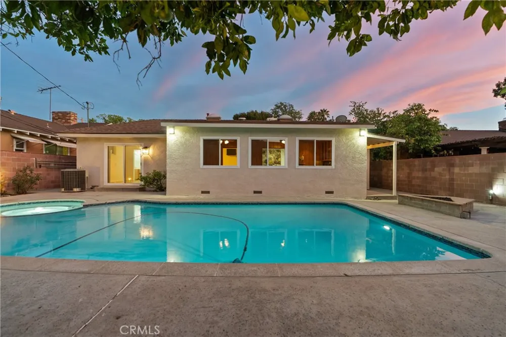 15933 Tupper Street North Hills, CA 91343