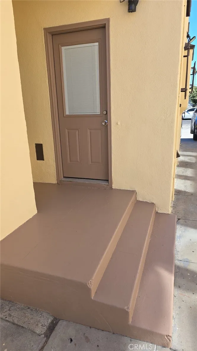 1022 W 57th Los Angeles, CA 90037