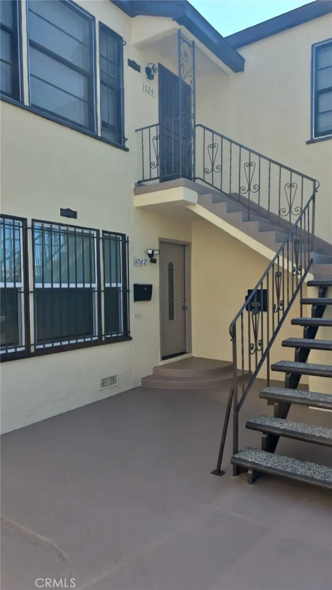 1022 W 57th Los Angeles, CA 90037