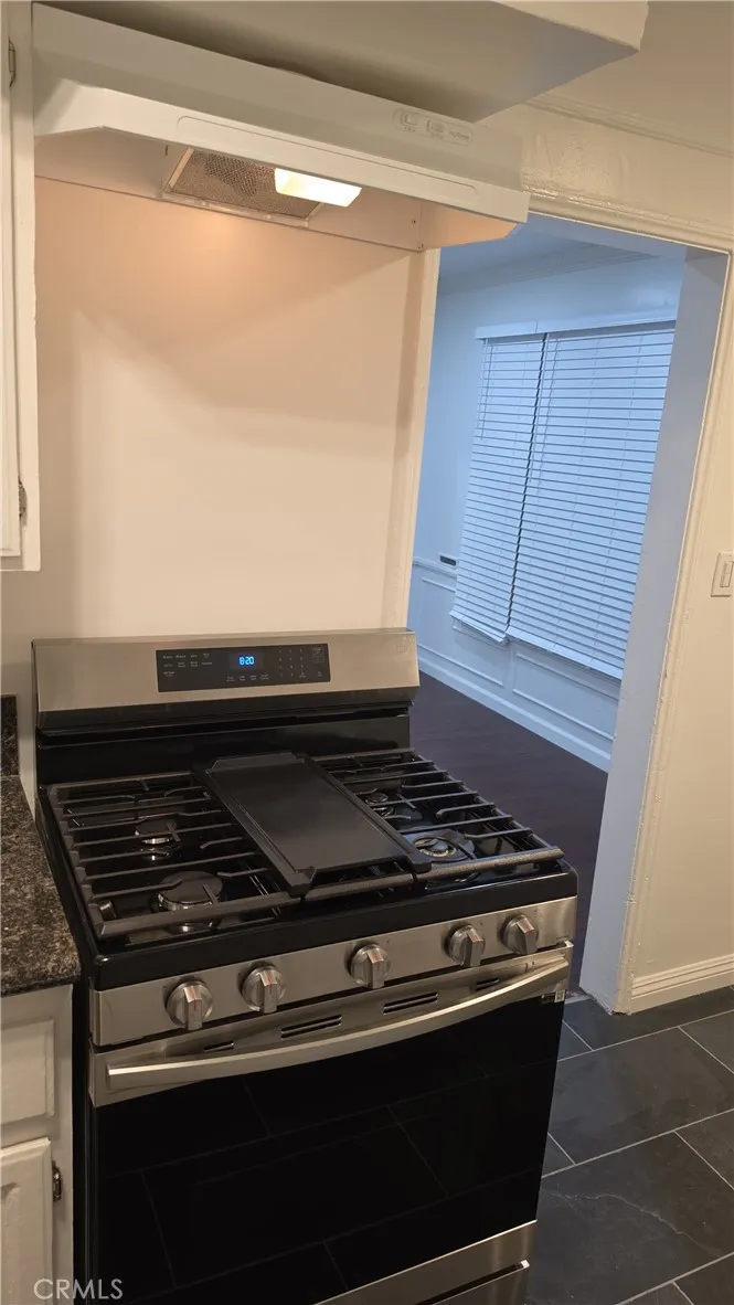 1022 W 57th Los Angeles, CA 90037