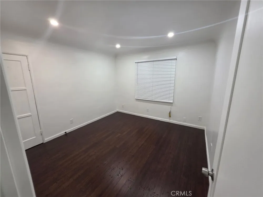 1022 W 57th Los Angeles, CA 90037