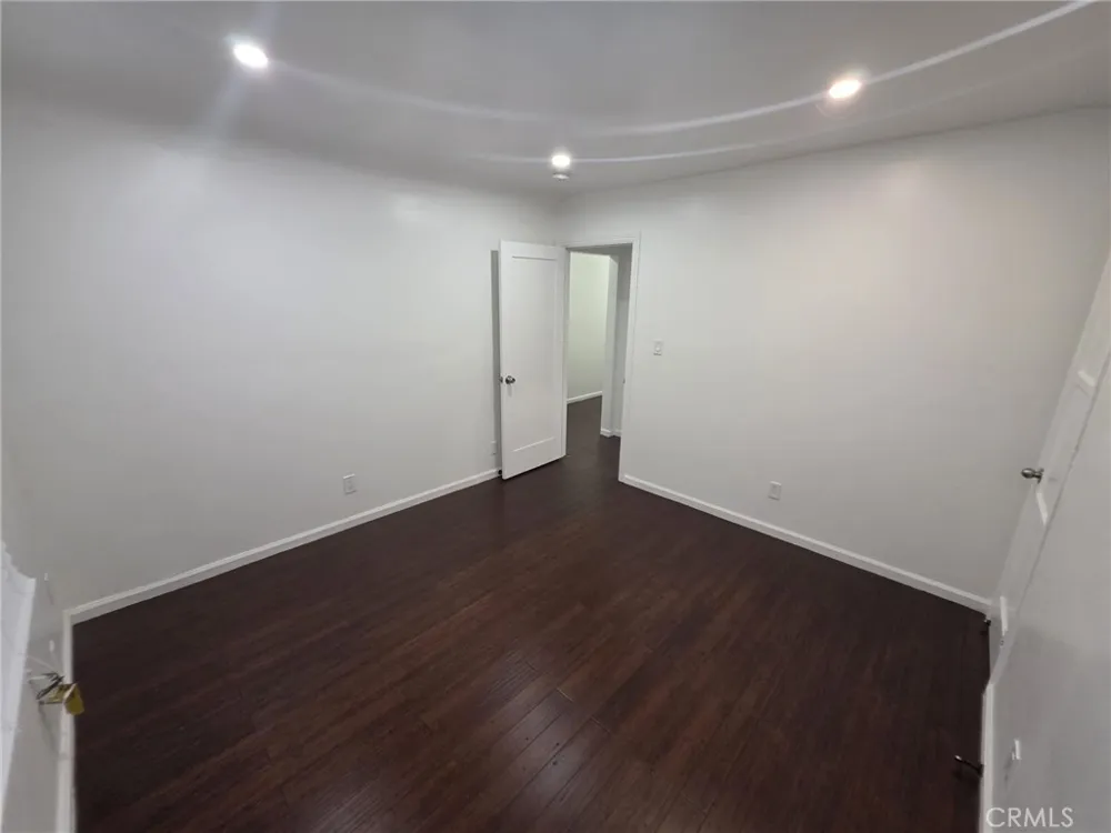 1022 W 57th Los Angeles, CA 90037
