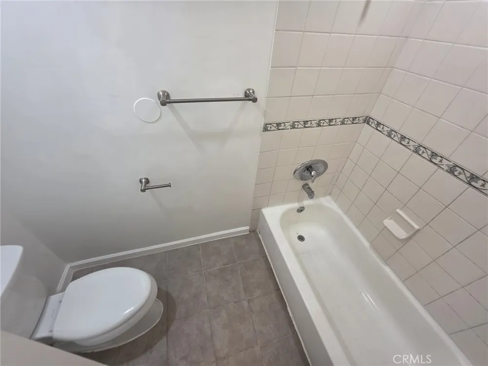 1022 W 57th Los Angeles, CA 90037