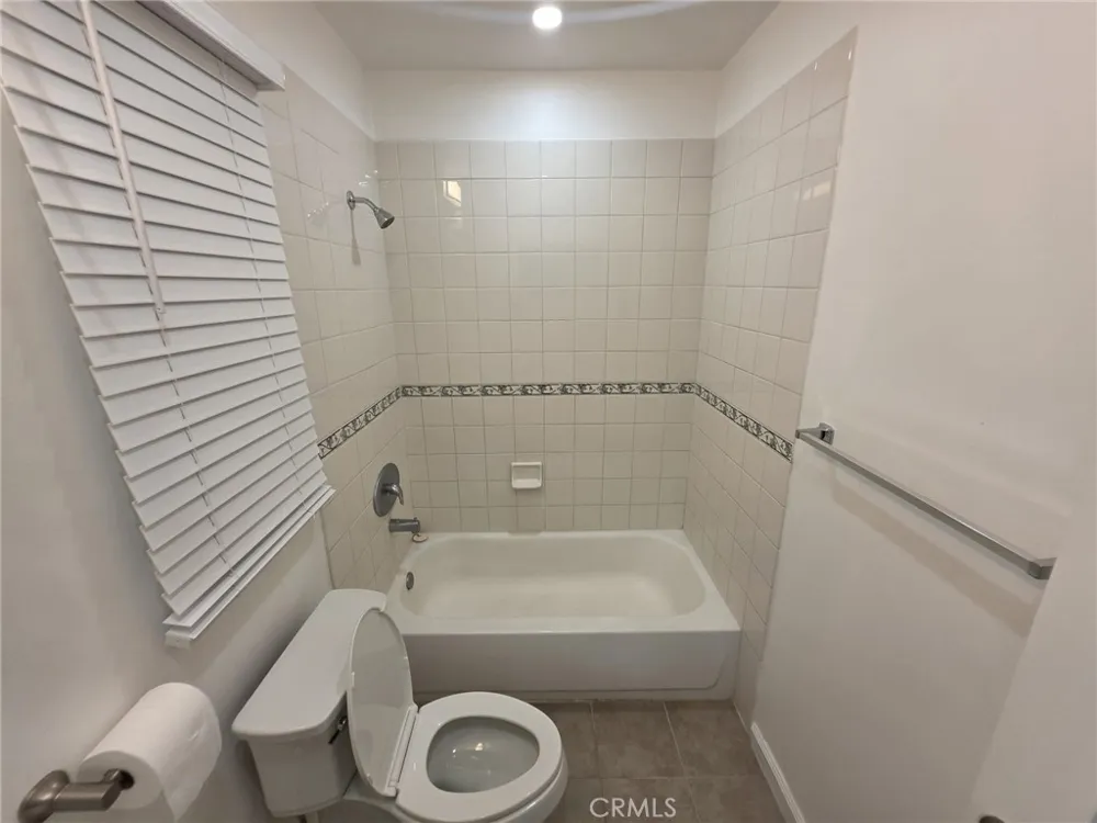 1022 W 57th Los Angeles, CA 90037