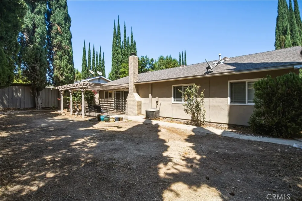 8333 Sedan West Hills, CA 91304