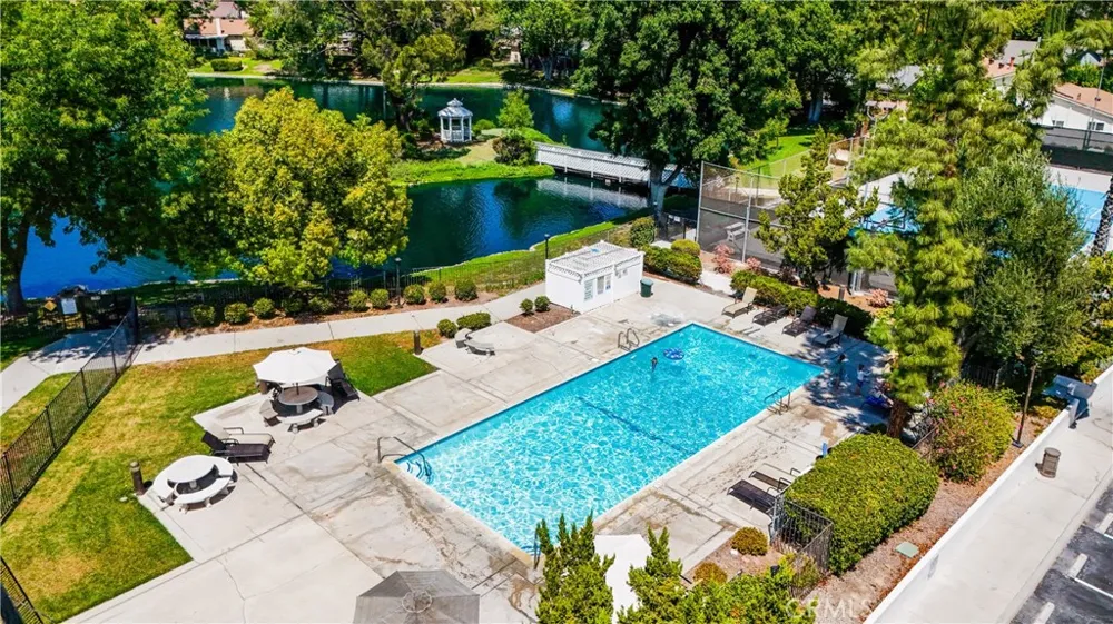 8333 Sedan West Hills, CA 91304