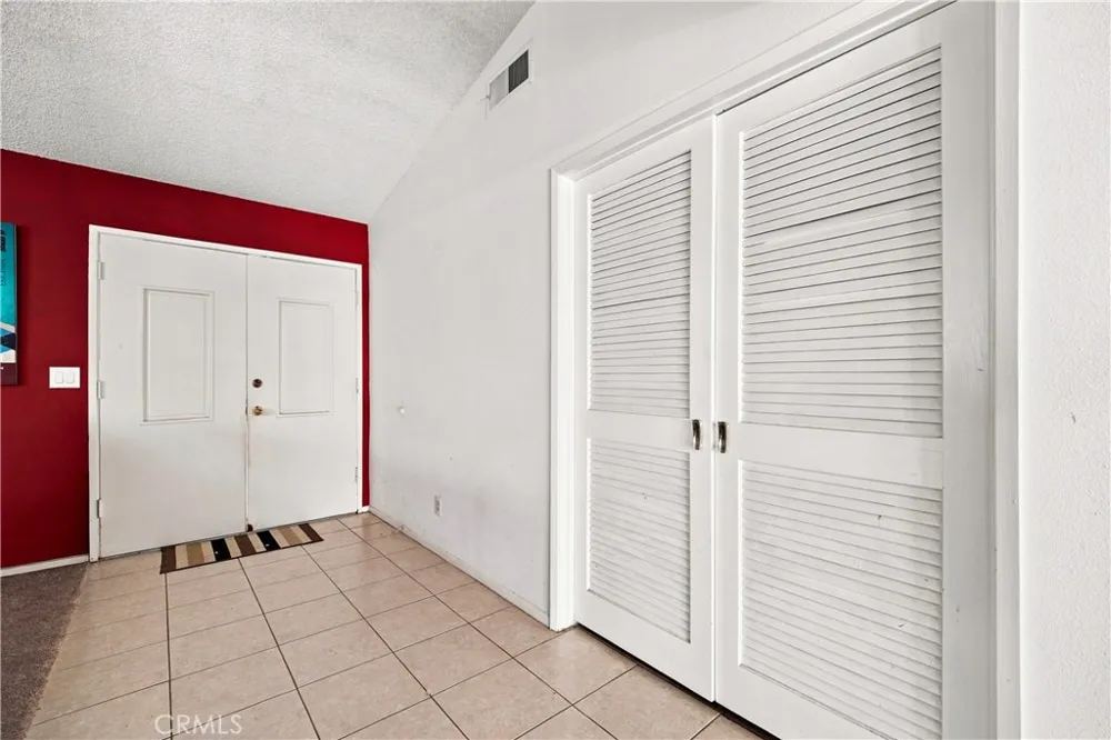 8333 Sedan West Hills, CA 91304