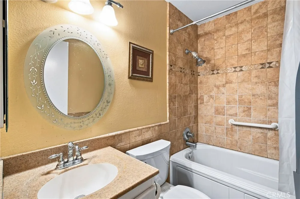 8333 Sedan West Hills, CA 91304