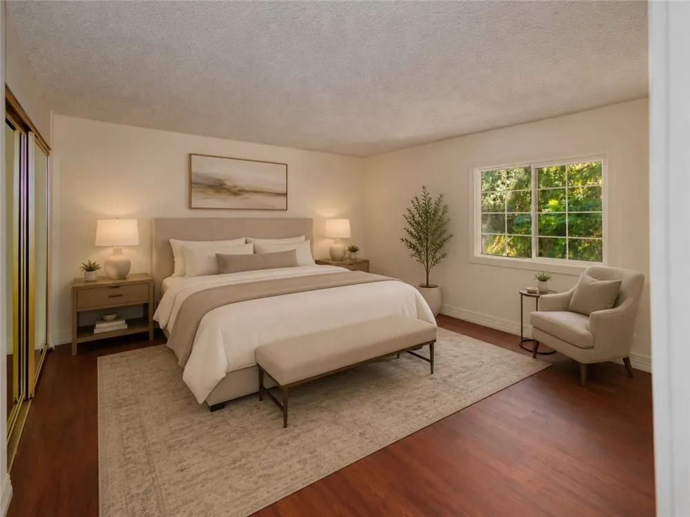 18129 Delano Reseda, CA 91335