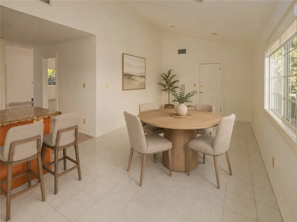 18129 Delano Reseda, CA 91335