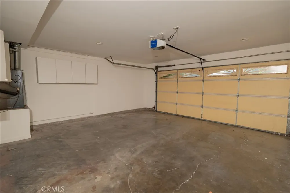 18129 Delano Reseda, CA 91335