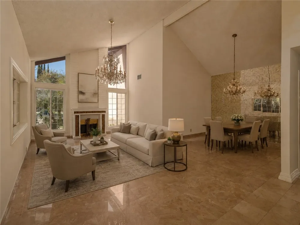 18129 Delano Reseda, CA 91335