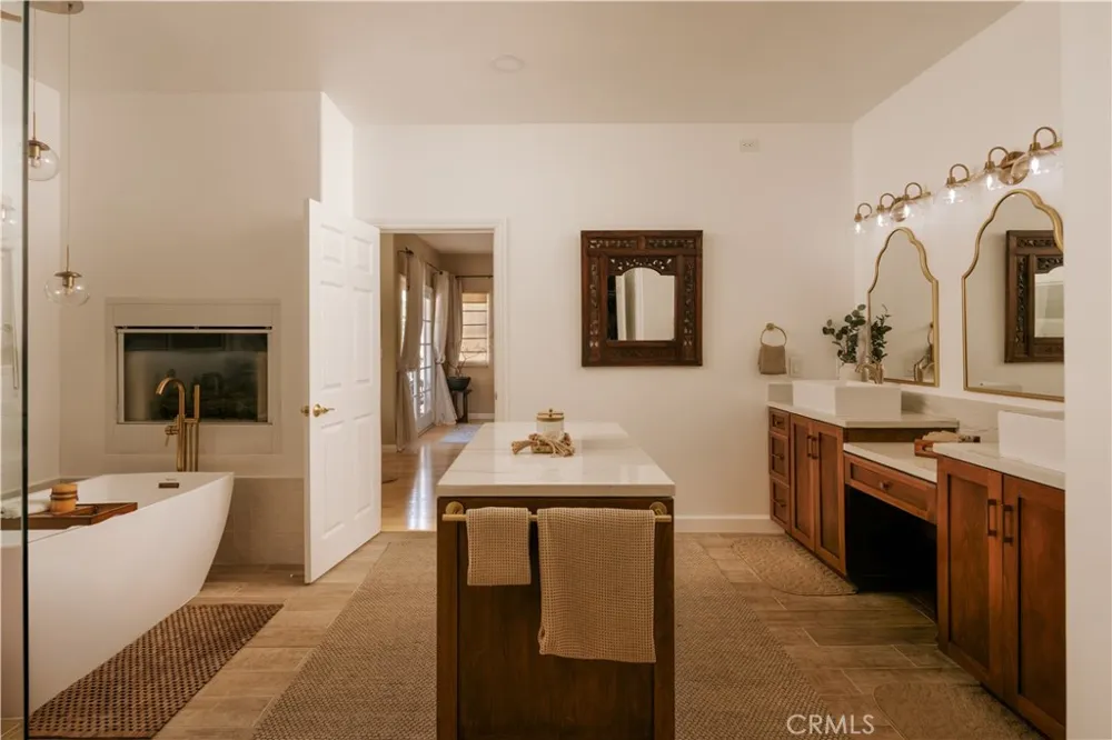 14709 Otsego Sherman Oaks, CA 91403