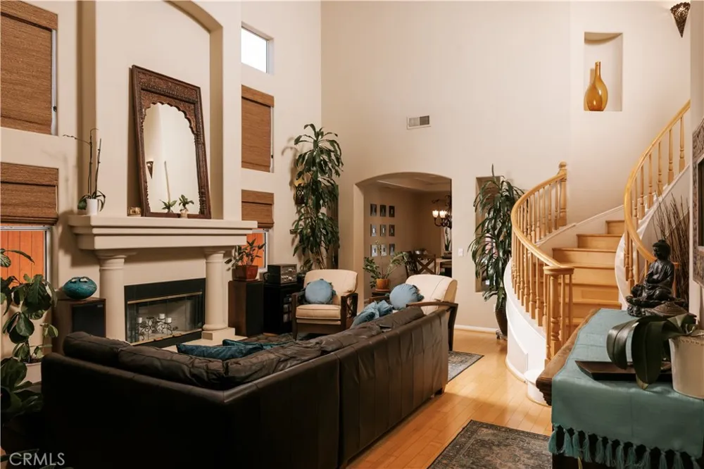 14709 Otsego Sherman Oaks, CA 91403