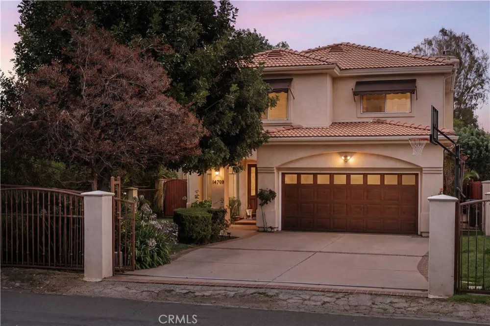 14709 Otsego Sherman Oaks, CA 91403
