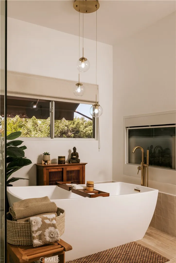 14709 Otsego Sherman Oaks, CA 91403