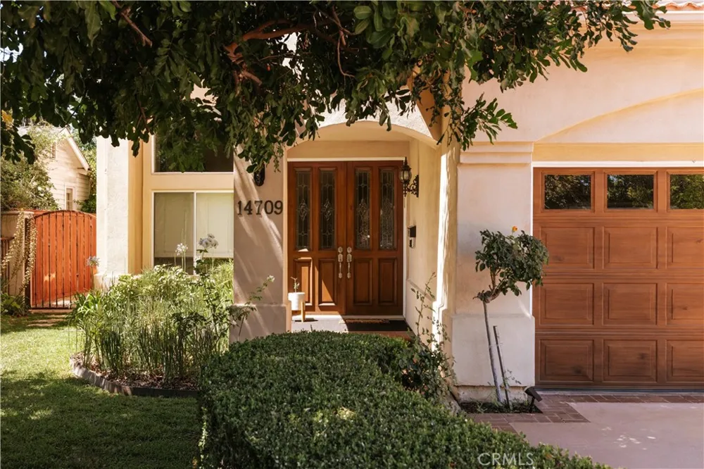 14709 Otsego Sherman Oaks, CA 91403