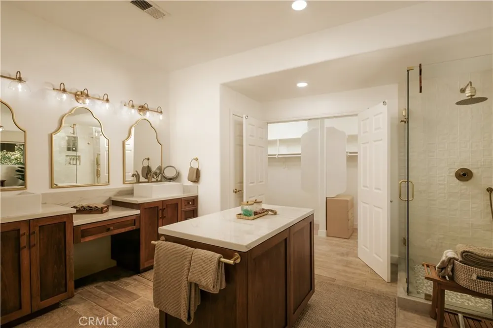 14709 Otsego Sherman Oaks, CA 91403