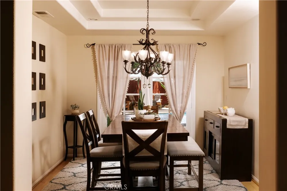14709 Otsego Sherman Oaks, CA 91403