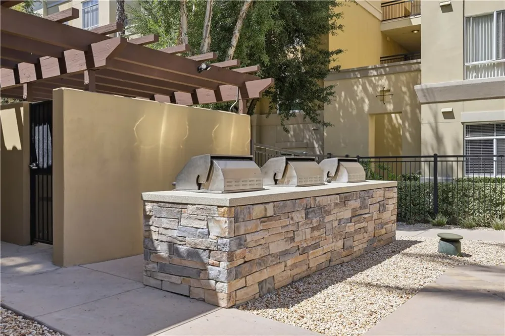 24505 Town Center Drive #7408 Valencia, CA 91355