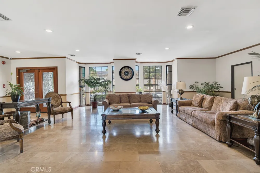 17914 Magnolia Boulevard #121 Encino, CA 91316