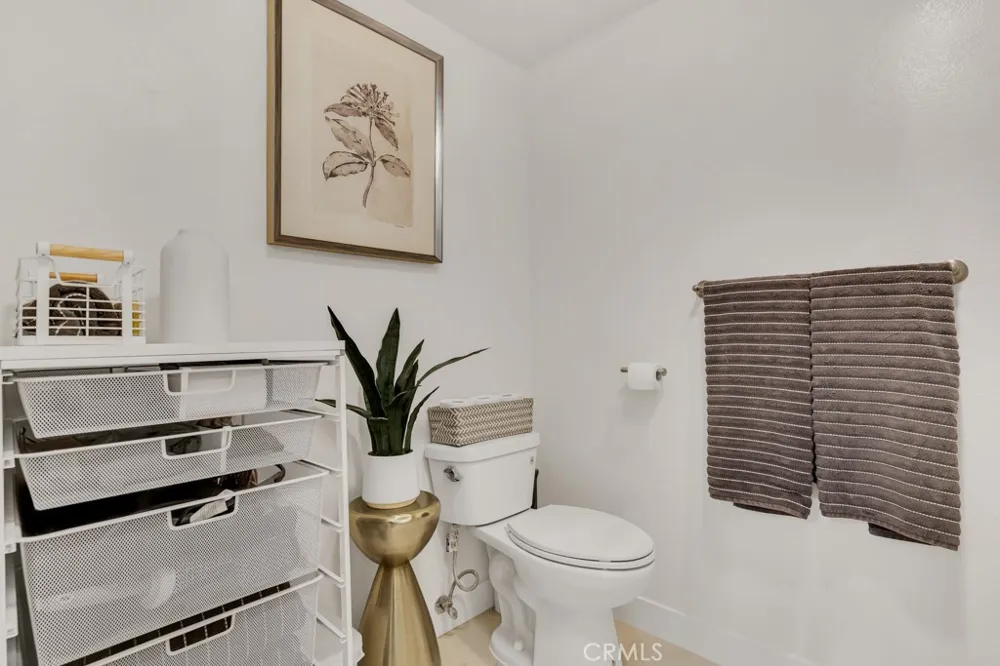 17914 Magnolia Boulevard #121 Encino, CA 91316