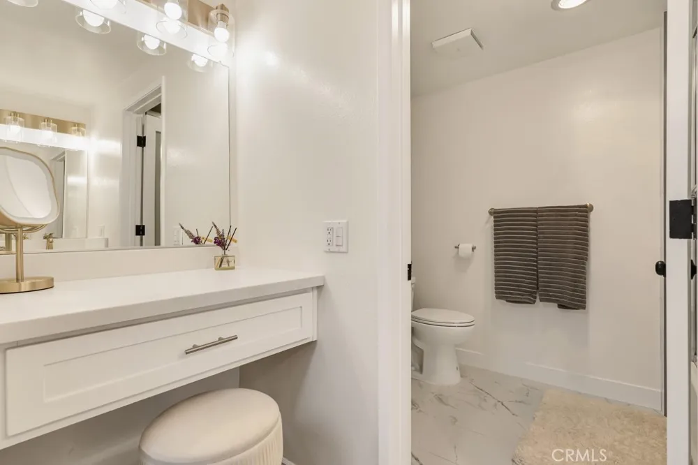 17914 Magnolia Boulevard #121 Encino, CA 91316