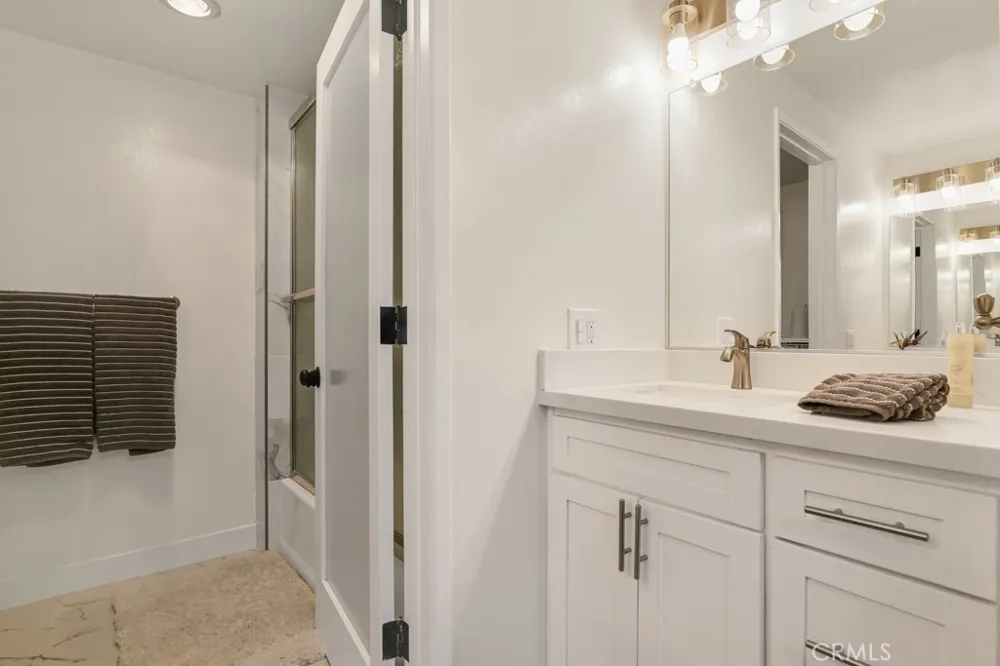 17914 Magnolia Boulevard #121 Encino, CA 91316