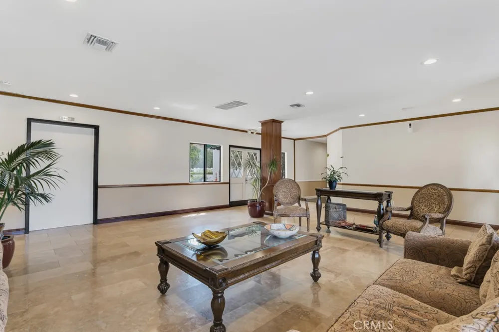 17914 Magnolia Boulevard #121 Encino, CA 91316