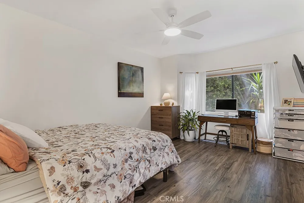 17914 Magnolia Boulevard #121 Encino, CA 91316