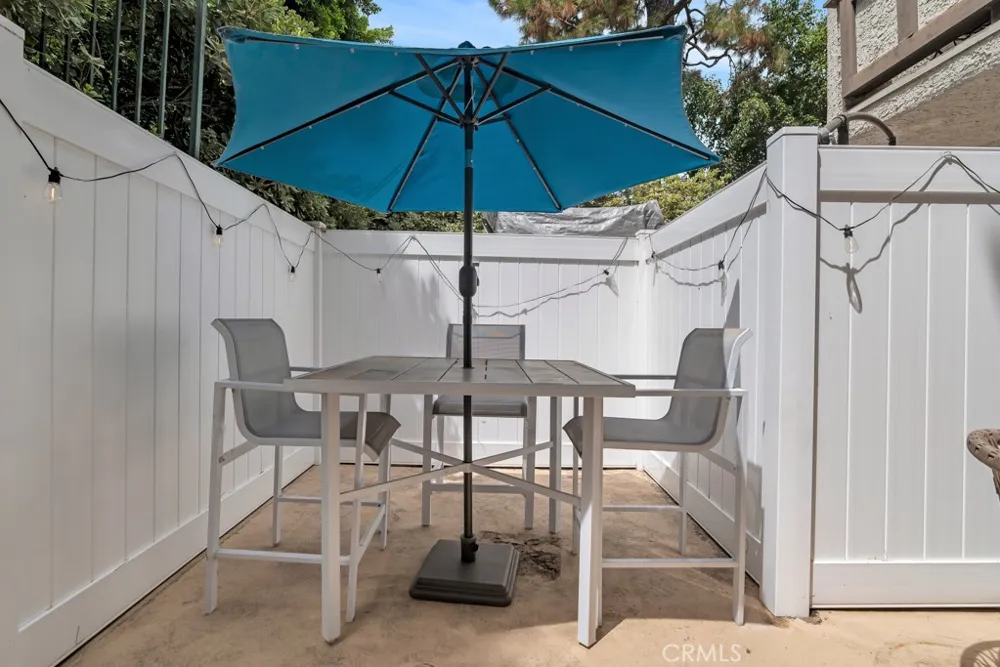 17914 Magnolia Boulevard #121 Encino, CA 91316