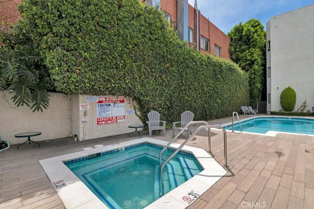 17914 Magnolia Boulevard #121 Encino, CA 91316