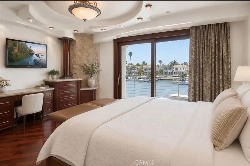 5455 E Sorrento Drive Long Beach, CA 90803