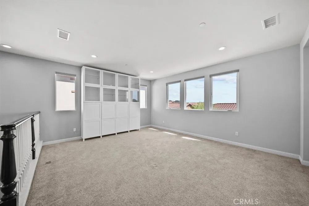 20752 Spruce Porter Ranch, CA 91326