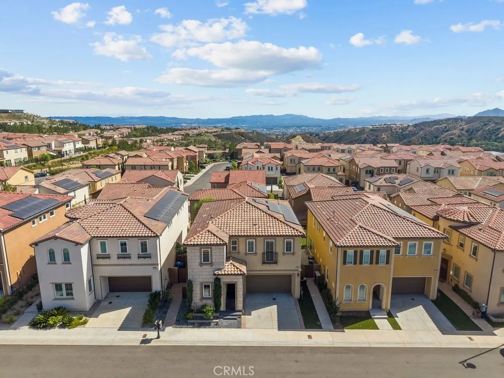 20752 Spruce Porter Ranch, CA 91326