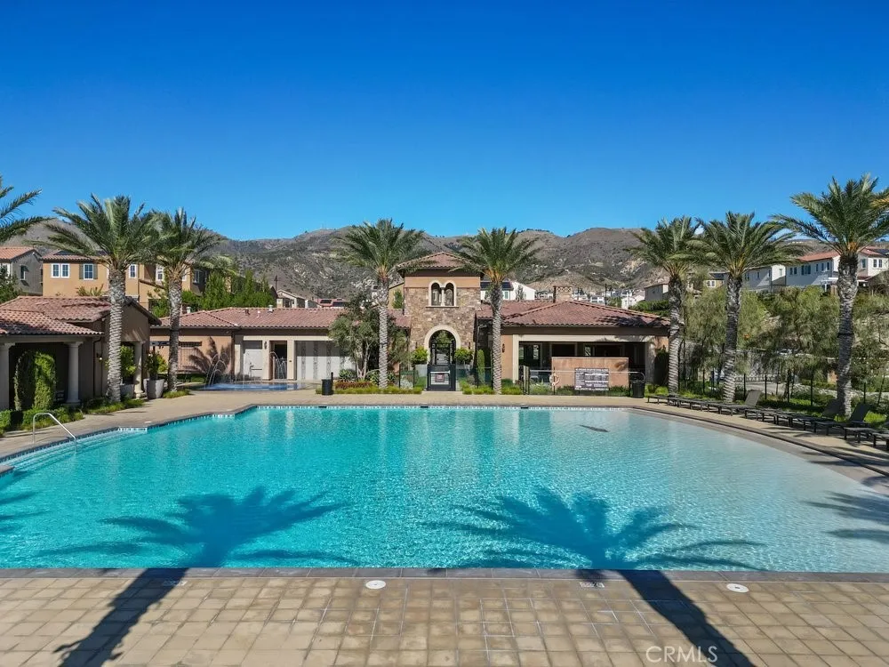 20752 Spruce Porter Ranch, CA 91326