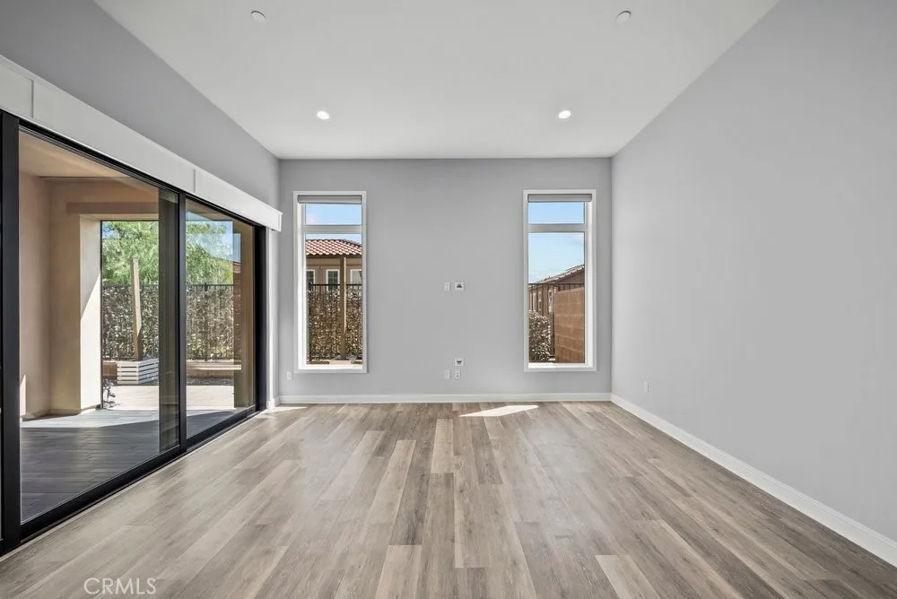 20752 Spruce Porter Ranch, CA 91326