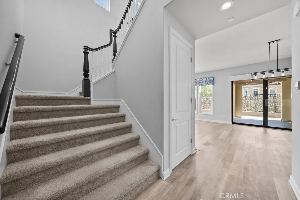 20752 Spruce Porter Ranch, CA 91326