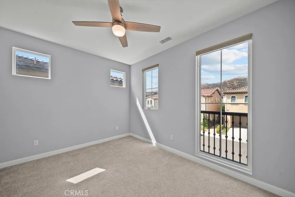20752 Spruce Porter Ranch, CA 91326