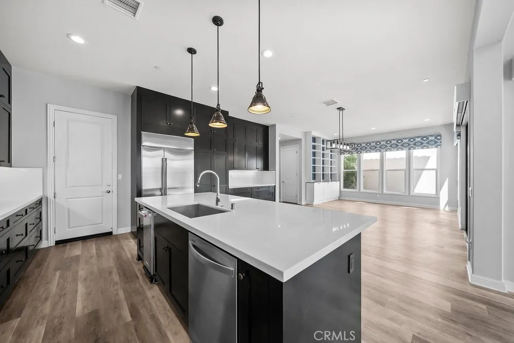 20752 Spruce Porter Ranch, CA 91326