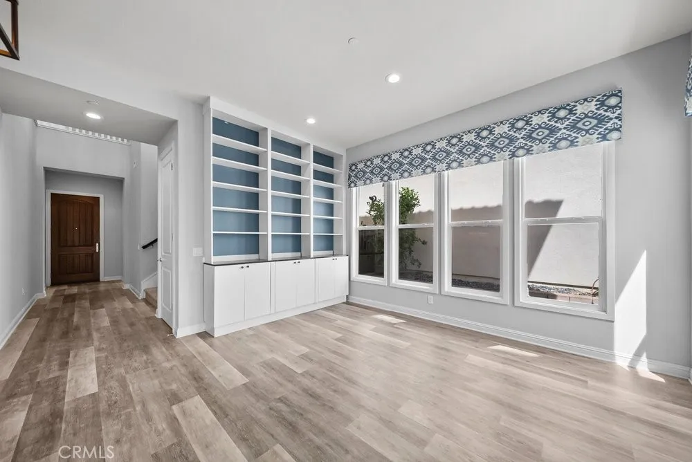 20752 Spruce Porter Ranch, CA 91326