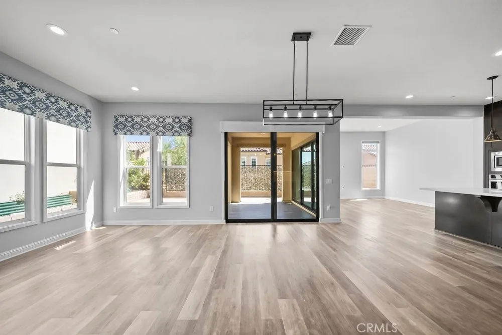 20752 Spruce Porter Ranch, CA 91326
