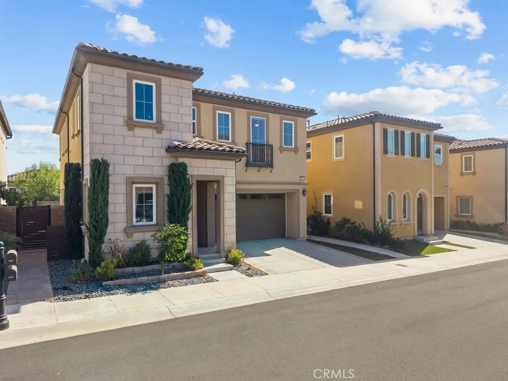 20752 Spruce Porter Ranch, CA 91326