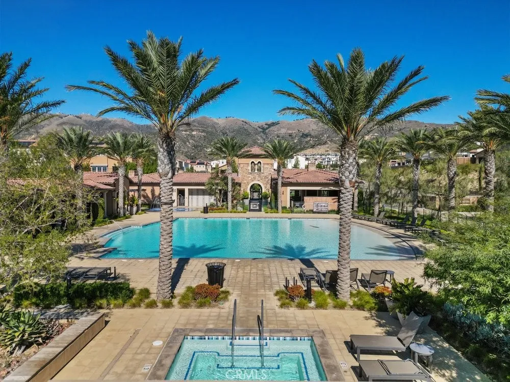 20752 Spruce Porter Ranch, CA 91326